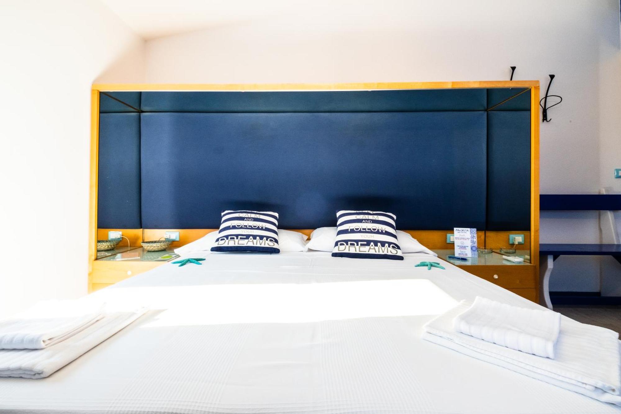 La Favorita Hotel Cala Gonone Bagian luar foto